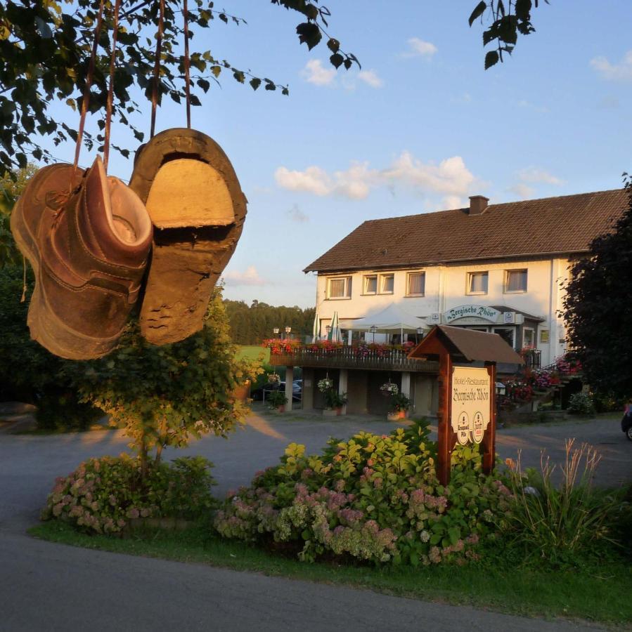 Landgasthof Bergische Rhon Hotel Lindlar Exterior photo